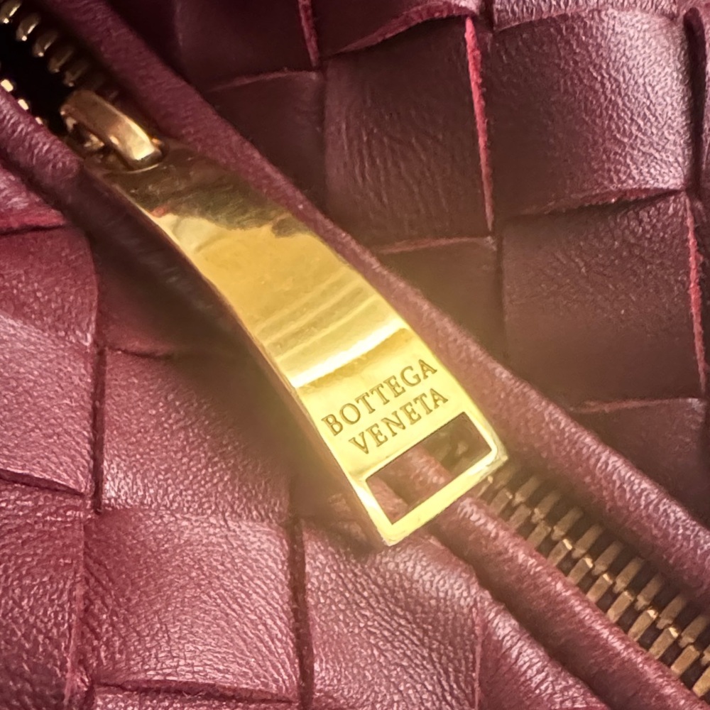 Bottega Veneta Mini Jodie Burgundy Woven Handbag - Picture 2 of 3